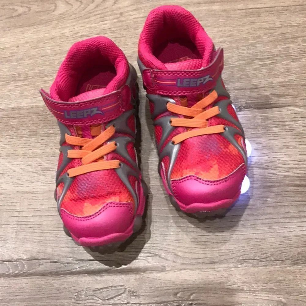 🎉1 hr sale🎉Stride rite lightning shoes